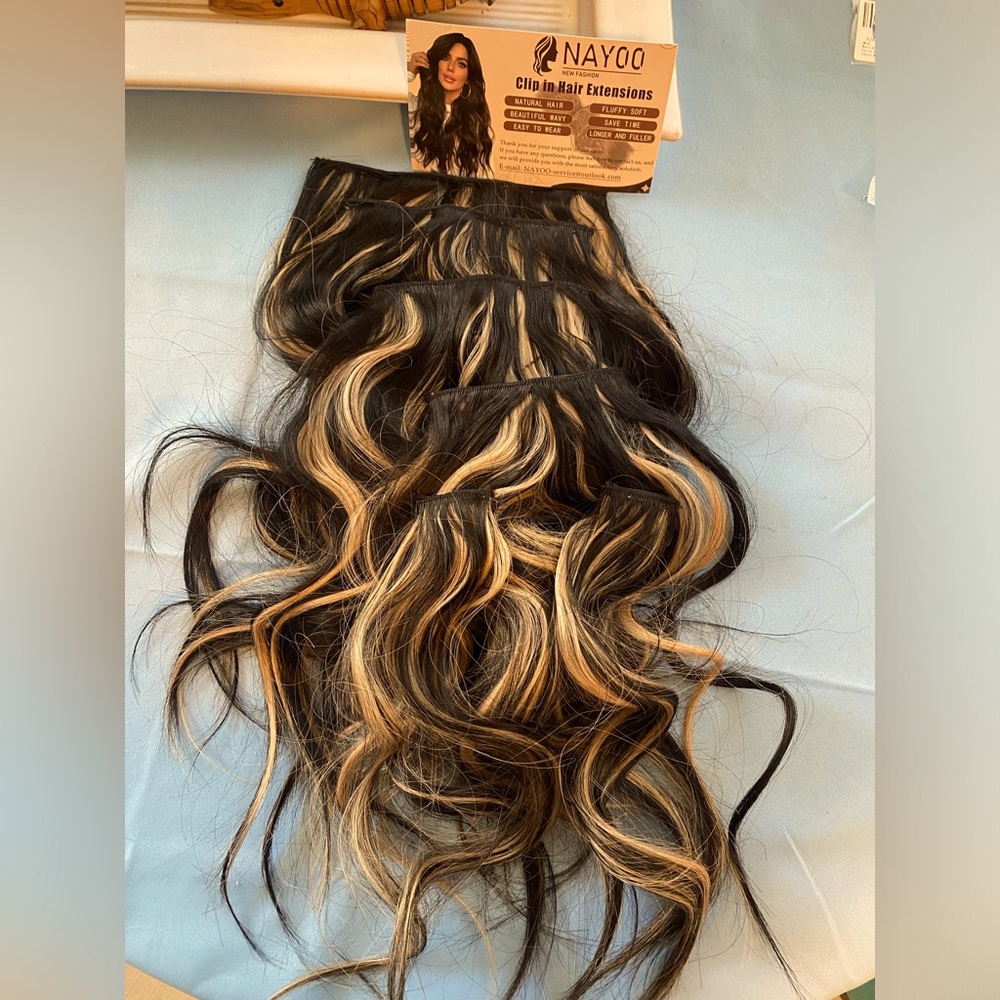 BOGO 🎉 NWOT- HAIR- 6 piece 14 inch long extensions. Black with very light H/L